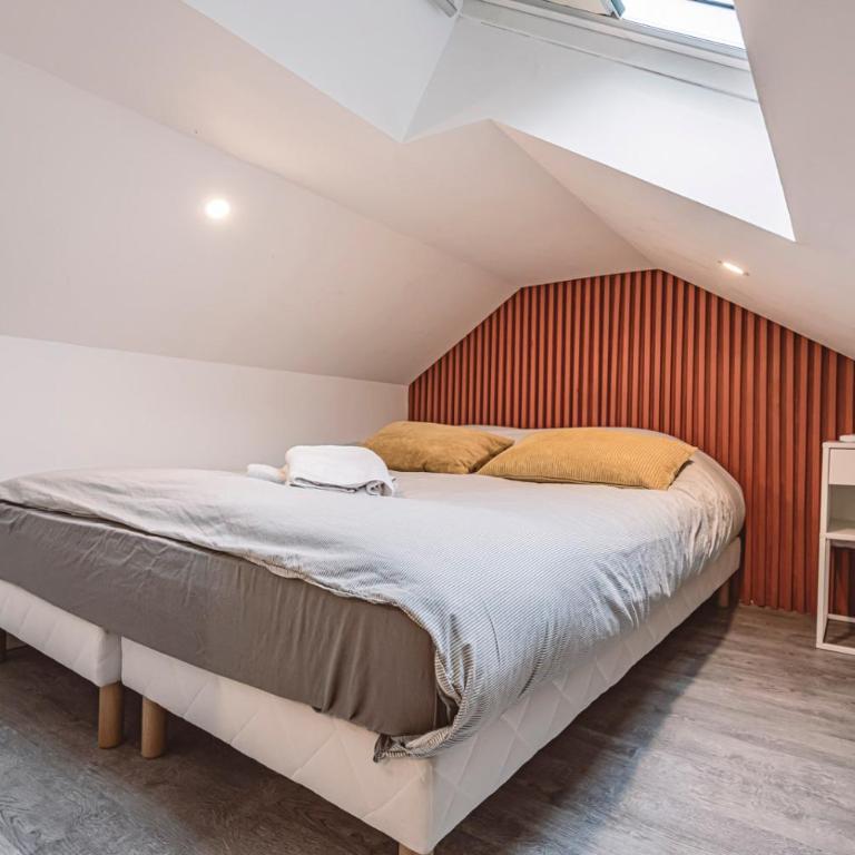 Le Coquet Logement Climatisé face à la Cathédrale - 3G - Studio Duplex - 9