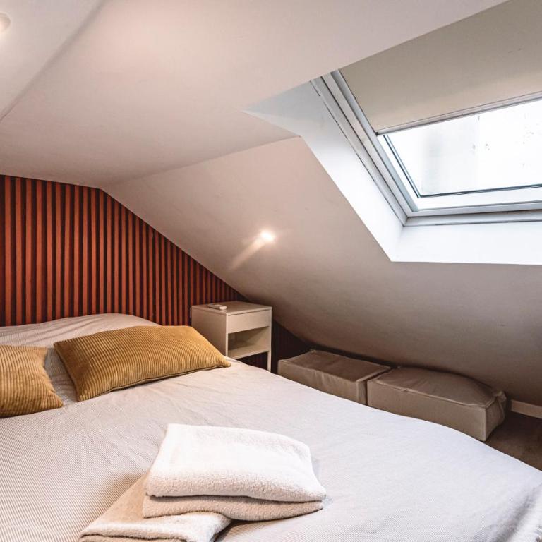 Le Coquet Logement Climatisé face à la Cathédrale - 3G - Studio Duplex - 7