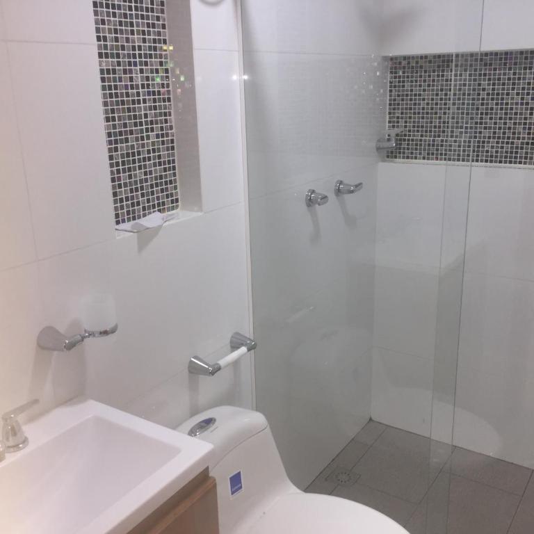 En Laureles con ascensor , balcón y muy bien ubicado en laureles Medellín , EL BARRIO MAS COOL DEL MUNDO - Apartamento de 1 dormitorio - 24