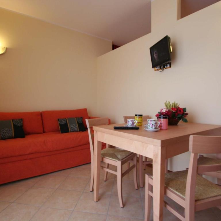 Hotel Residence Panoramica - One-Bedroom Family Apartment with Lake View - 2