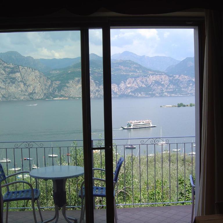Hotel Residence Panoramica - One-Bedroom Family Apartment with Lake View - 6