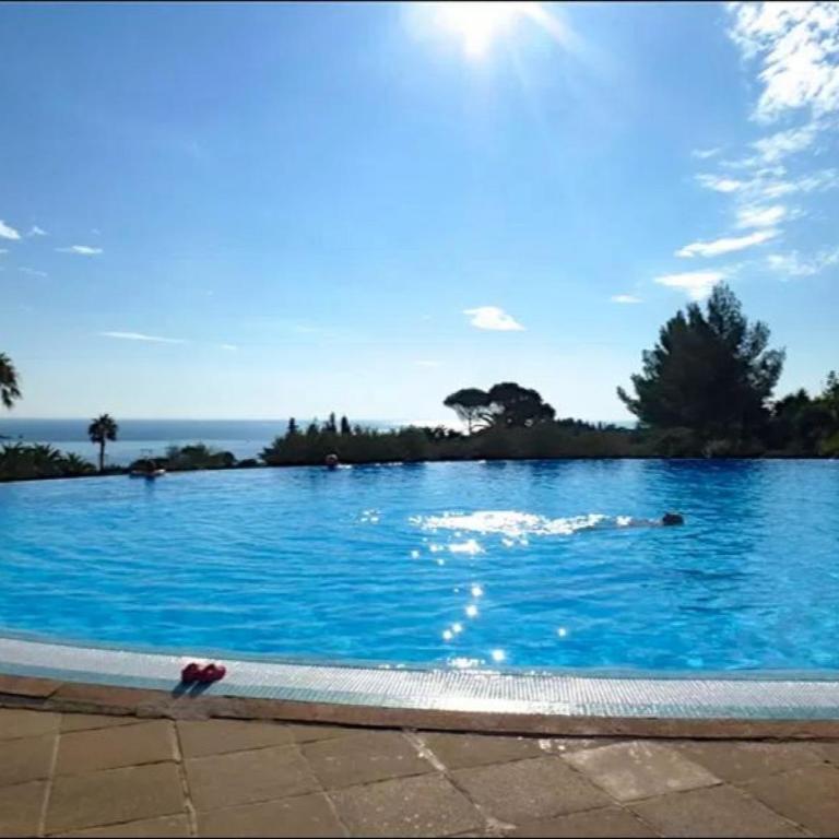 Garden level for 5 people with sea view - Villa - 40