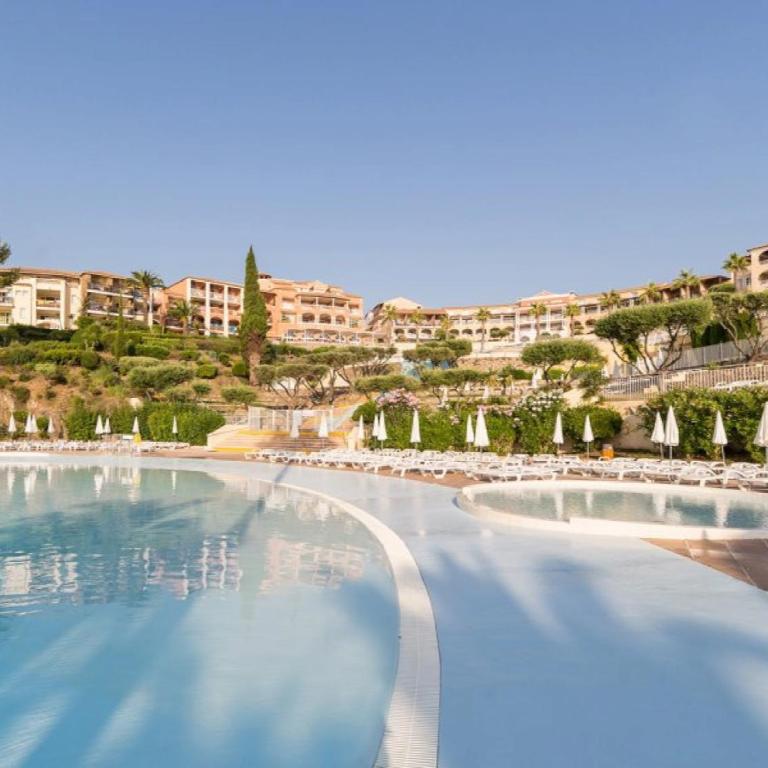 Garden level for 5 people with sea view - Villa - 75