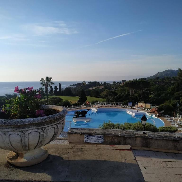 Garden level for 5 people with sea view - Villa - 84