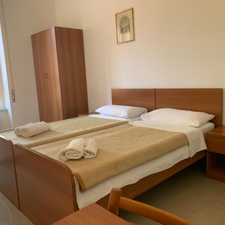Dom Polski Jana Pawła II - Casa per ferie - Camera Doppia con Letti Singoli e Bagno in Comune - 4