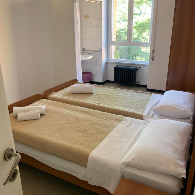 Dom Polski Jana Pawła II - Casa per ferie - Camera Doppia con Letti Singoli e Bagno in Comune - 3