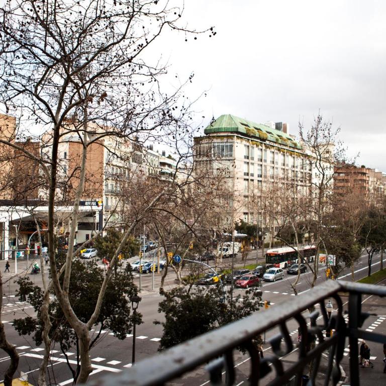 Fewdays Barcelona Apartments - Two Bedroom Family Apartment with balcony - Avenida Diagonal, 347 - 2