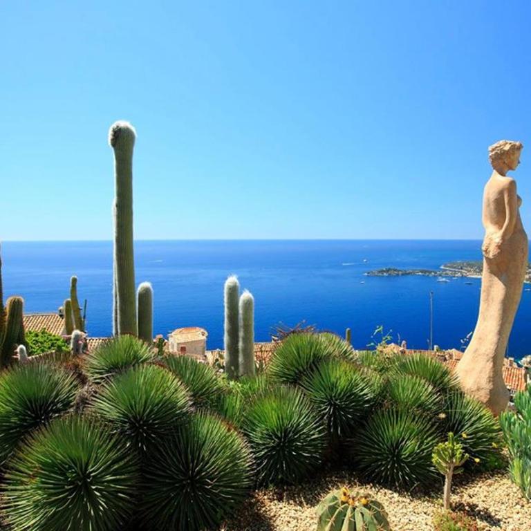 Villa d exception avec terrasse, jacuzzi, vue mer, parking, en plein cœur du village de Eze - Villa - Vue sur Mer - 55