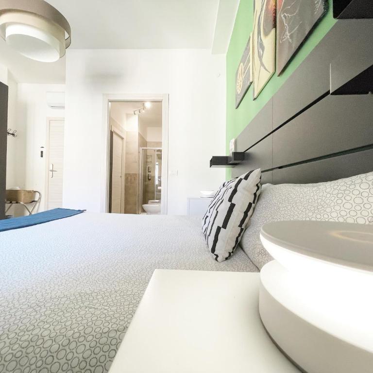 MilanHolidays - Two-Bedroom Apartment - 23