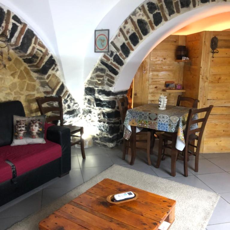 Antony’s Home - One-Bedroom Apartment - 1