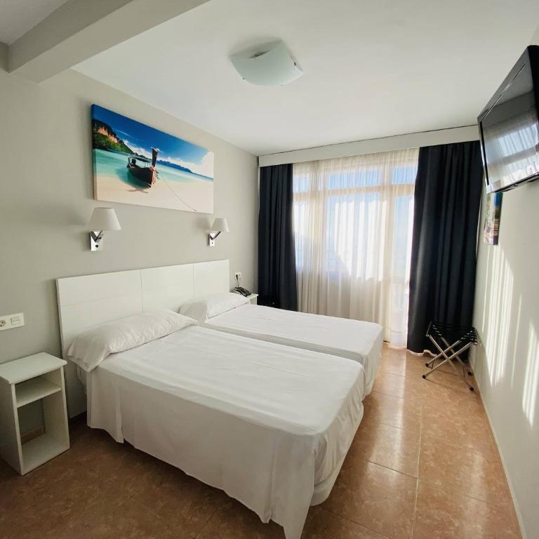 Hotel Los Jazmines - Habitación Doble con vistas al mar - 2 camas - 5