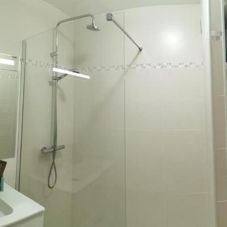 Grand appartement traversant 3 ch hyper-centre+Parking privé. - Appartamento con 3 Camere da Letto - 8