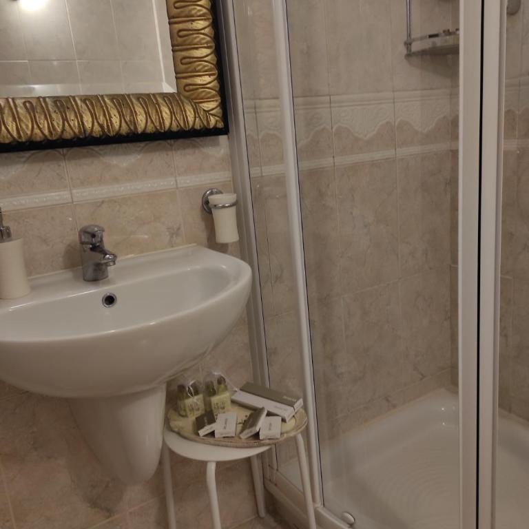 Dimora Al Doge Beato Canal View - Camera Tripla Deluxe con Vista Giardino - 9