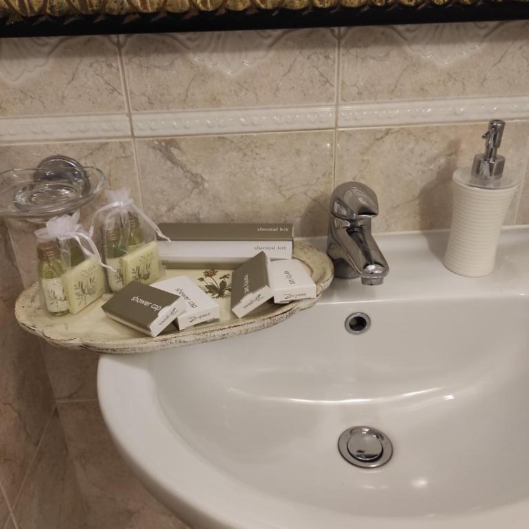 Dimora Al Doge Beato Canal View - Double Room with Balcony and Canal View with Private External Bathroom in Aisle - 9