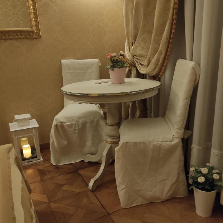 Dimora Al Doge Beato Canal View - Double Room with Balcony and Canal View with Private External Bathroom in Aisle - 10
