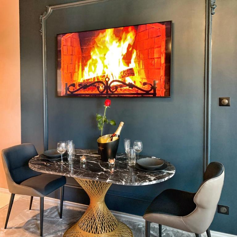 LIFE VOYAGE & SPA - Strasbourg's City Center Luxury Experience - Suite Deluxe - Private Sauna & 'Whirpool Bath' with Balcony - 11