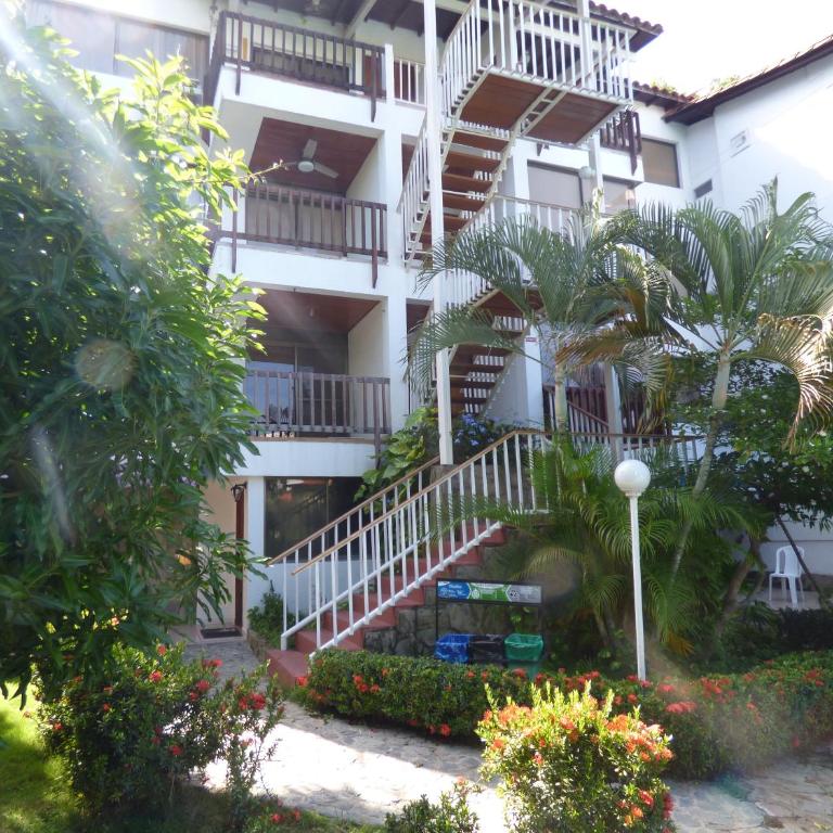 Puesta del sol - Two-Bedroom Apartment with Balcony - 37