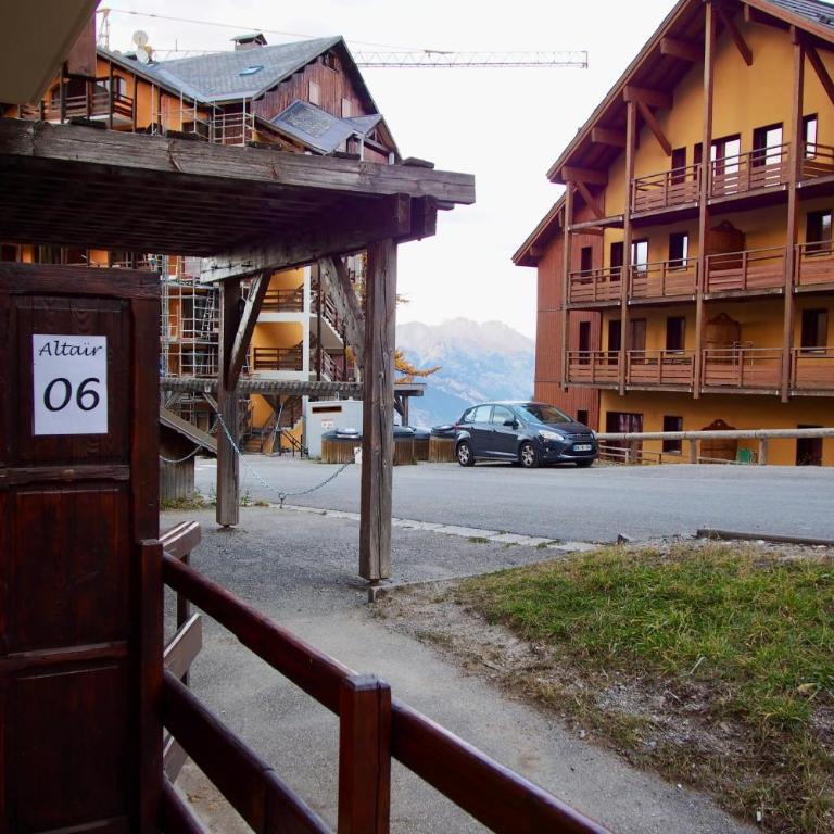 RisoulSki Constellation - Altaïr 06 - Appartement - 5 à 10 personnes – RDC – 1 chambre + mezzanine - 30m2 - 33