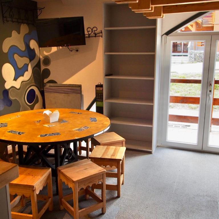 RisoulSki Constellation - Altaïr 06 - Appartement - 5 à 10 personnes – RDC – 1 chambre + mezzanine - 30m2 - 39