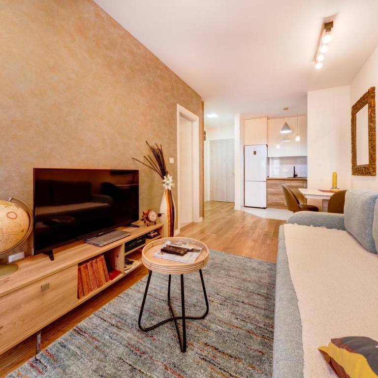 Consulate - One-Bedroom Apartment - 6