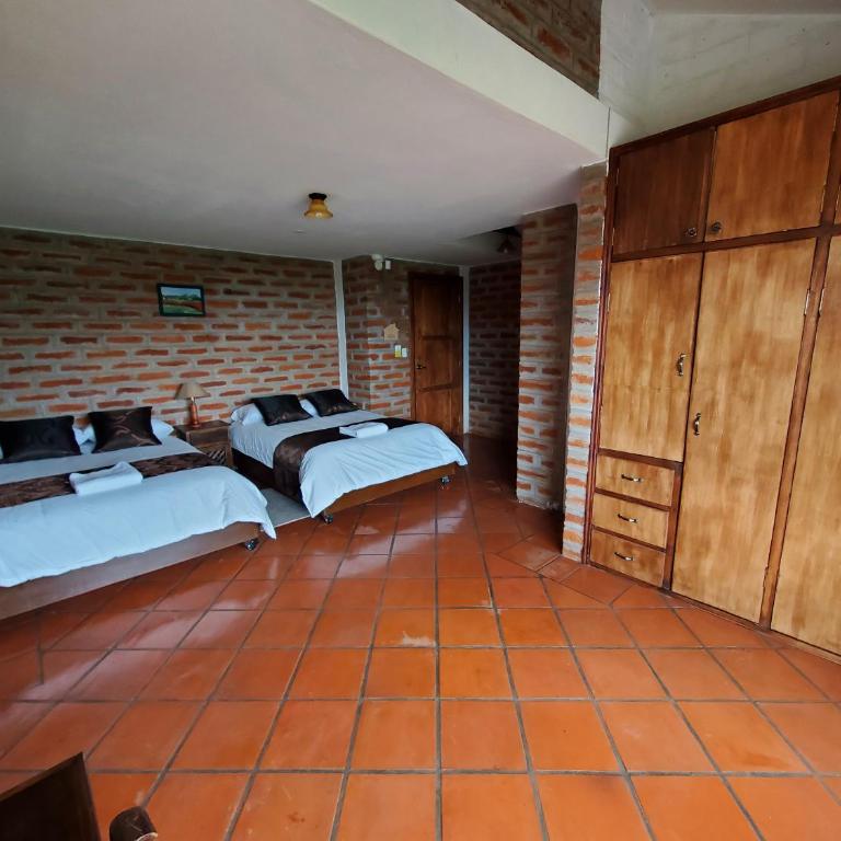 Balcon al Cotopaxi Hosteria - Triple Room with Mountain View - 2