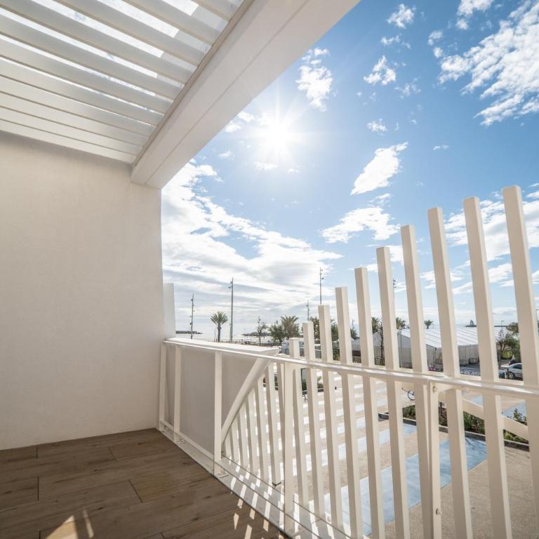Luxury Mind Vue Exceptionnelle Pied dans l'eau Parkings privés 2 places Climatisation Hyper centre logement d'exception - Apartment mit 3 Schlafzimmern - 49