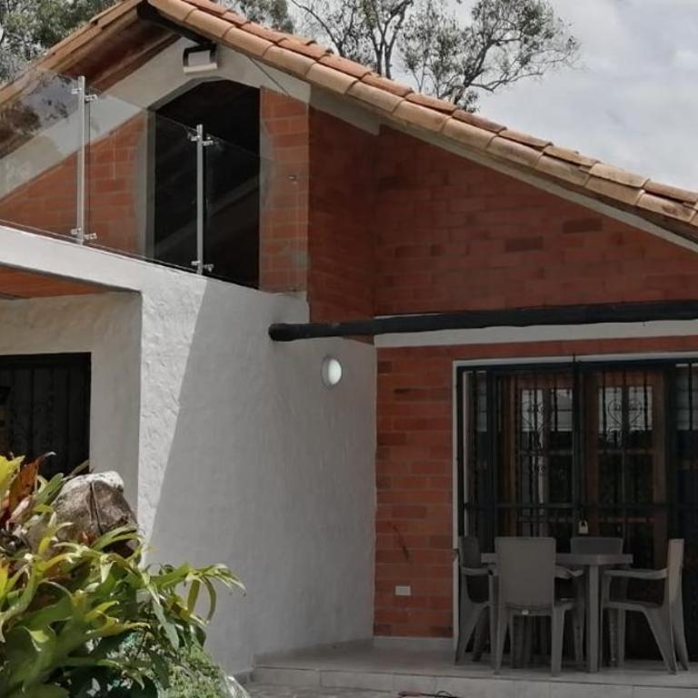 Hermosa Cabana con bonito Jardin y piscina en la Mesa de los Santos - Chalet - 24