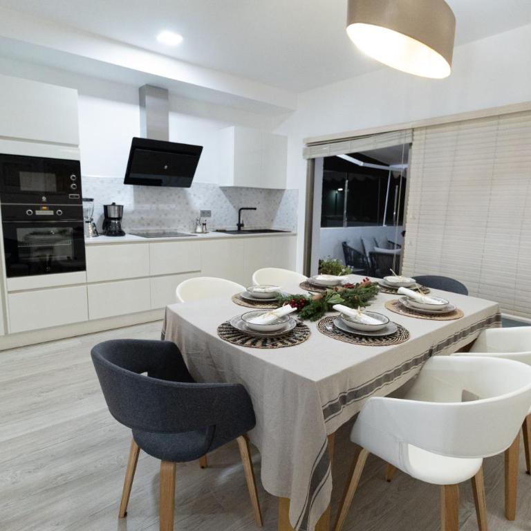 Tita Suite - Two-Bedroom House - 6