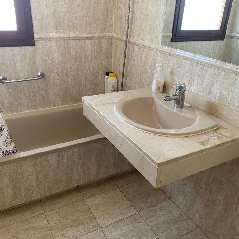 Apartment Madrid Barajas - Two-Bedroom Apartment - 9