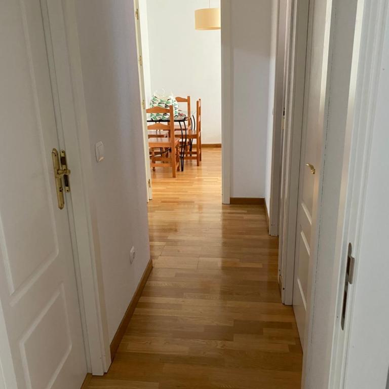 Apartment Madrid Barajas - Two-Bedroom Apartment - 11
