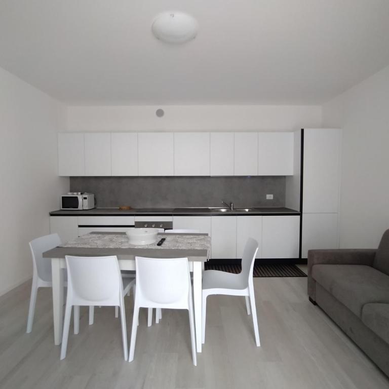 Jesolo Appartamenti F2 - Black and White - Appartamento con 2 Camere da Letto - 6