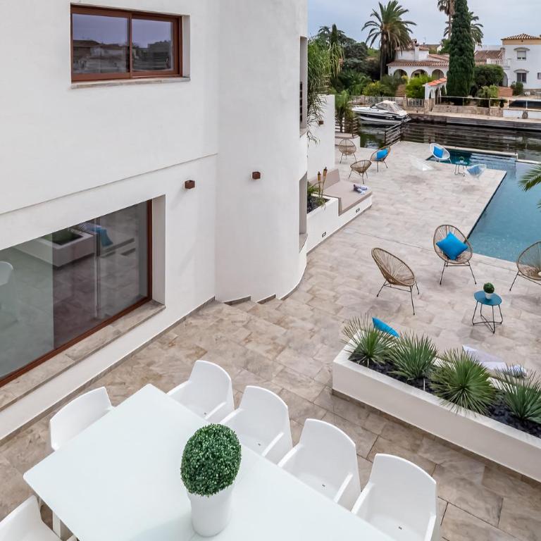 Villa N15 en plein cœur de la Marina, proche de Rosas, Costa Brava - Villa - 10