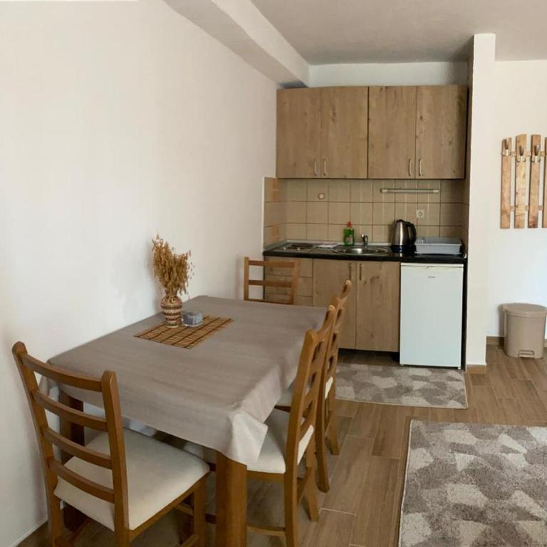 Apartmani Marija - One-Bedroom Apartment (5 Adults) - 4