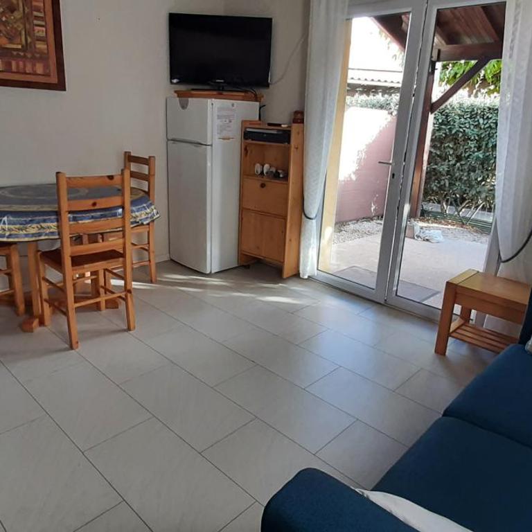 LES MARINES 2 - Villa en résidence avec piscine à 2 pas de la plage - Clim - parking - Two-Bedroom House - 6