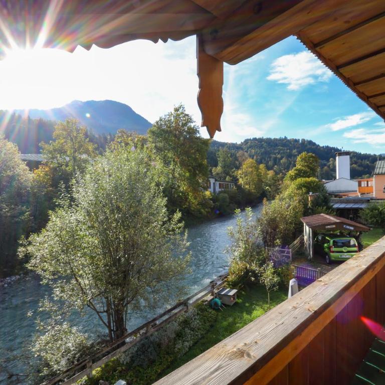 Landhaus Freund - Doppel-/Zweibettzimmer mit Bergblick - 5