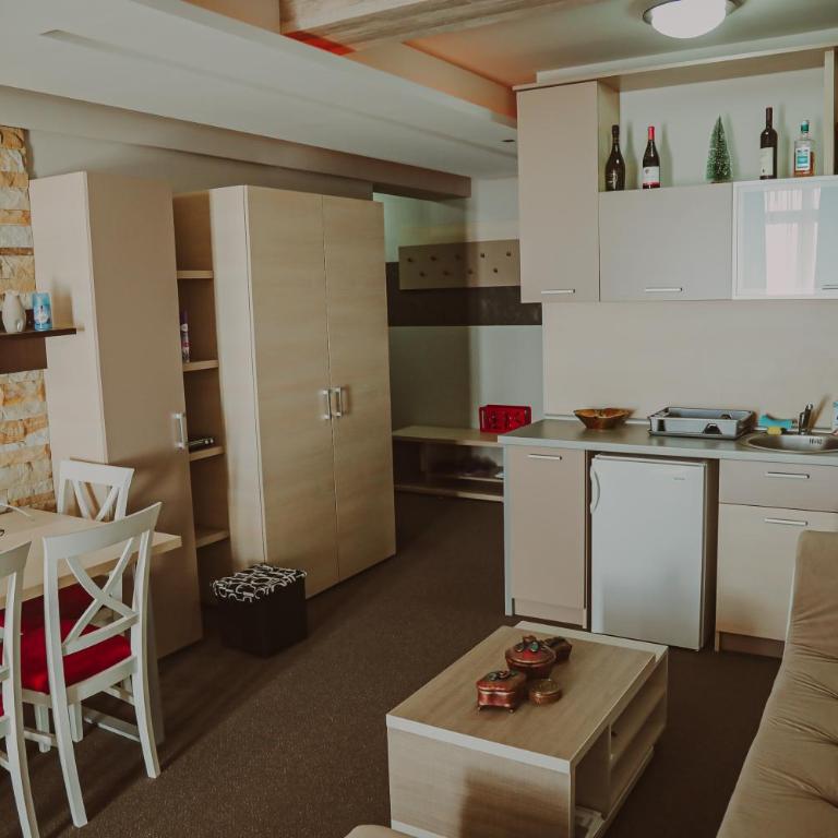 MILMARI CENTRAL Private apartments - Family Room with Mountain View - 14