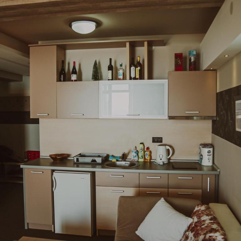 MILMARI CENTRAL Private apartments - Family Room with Mountain View - 13