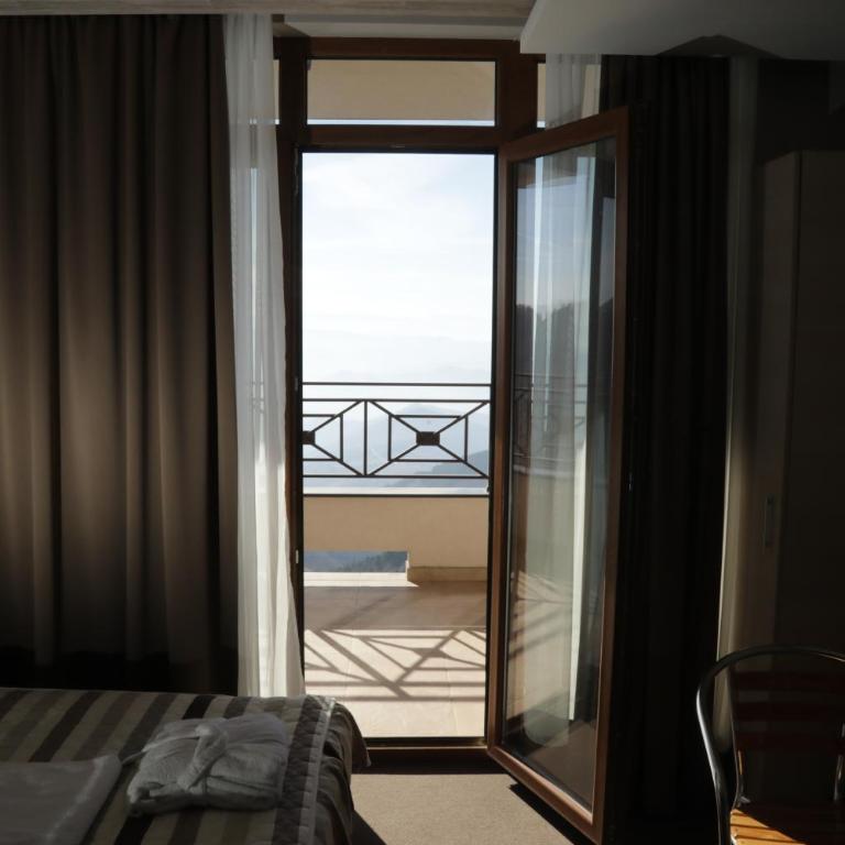 MILMARI CENTRAL Private apartments - Family Room with Mountain View - 19