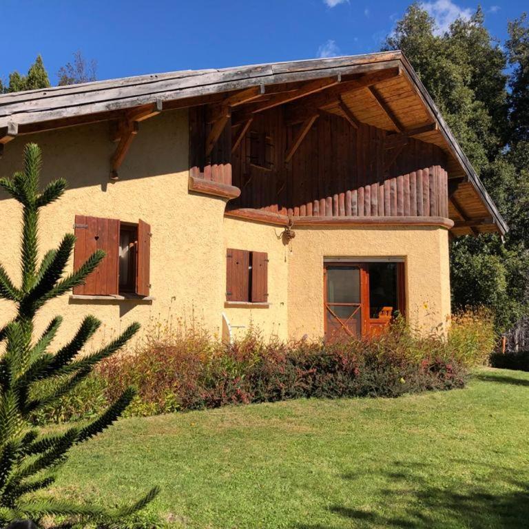 Cabaña en Traful, hermoso parque, parrilla e internet STARLINK - Three-Bedroom Chalet - 1