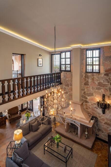 Casa Vista 6BR Villa, 16p Jacuzzi Pool, Staff & Breakfast - Maison 6 Chambres - 17