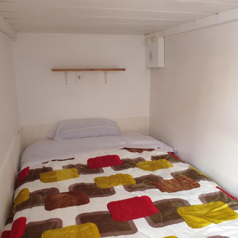 SK Hostal - Cama en habitación compartida mixta de 6 camas - 16