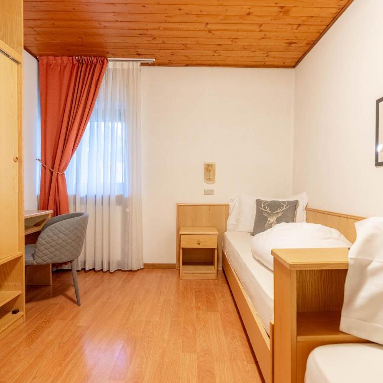 Albergo Dolomiti - Camera Doppia con Letti Singoli - 1