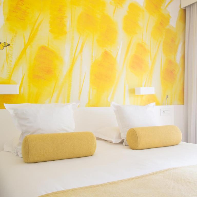 Hotel Restaurant La Vague de Saint Paul - Chambre Double Deluxe avec Balcon et Vue sur le Jardin - 9
