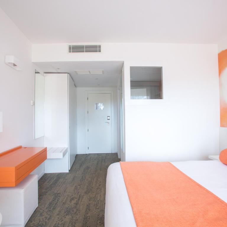 Hotel Restaurant La Vague de Saint Paul - Chambre Double Deluxe avec Balcon et Vue sur le Jardin - 10