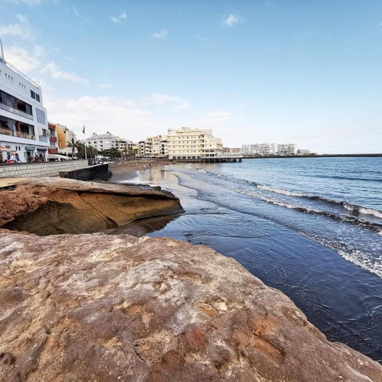 Home2Book Cozy Beachfront Retreat in El Médano - Apartamento de 2 dormitorios - 41