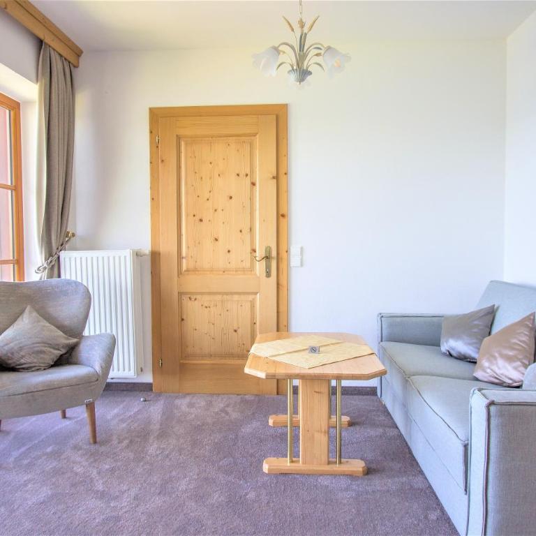Hotel Stadler am Attersee - Familienzimmer mit Balkon und Seeblick - 4
