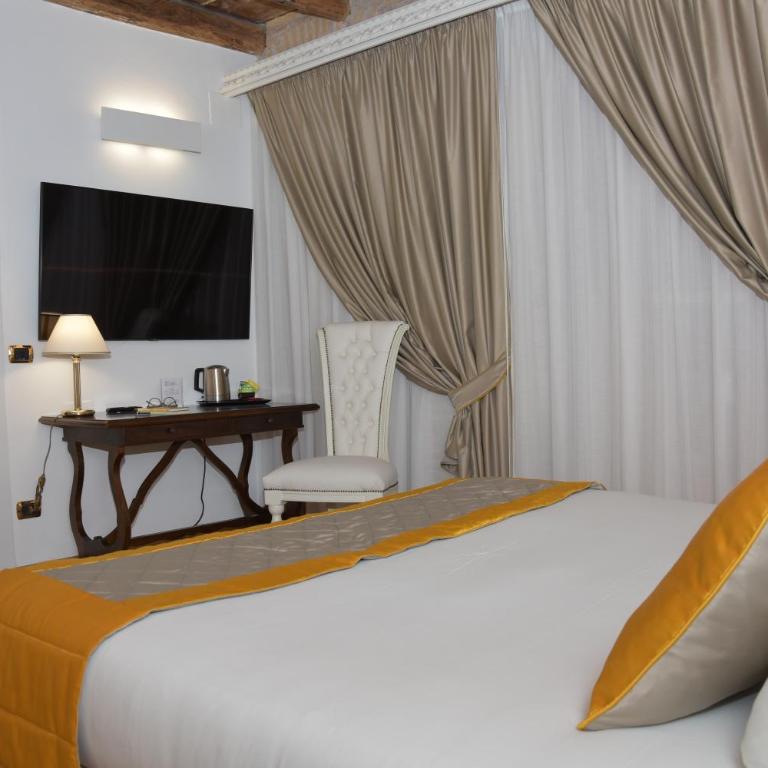 Maison Spagna Suites - Camera Quadrupla Superior - 6