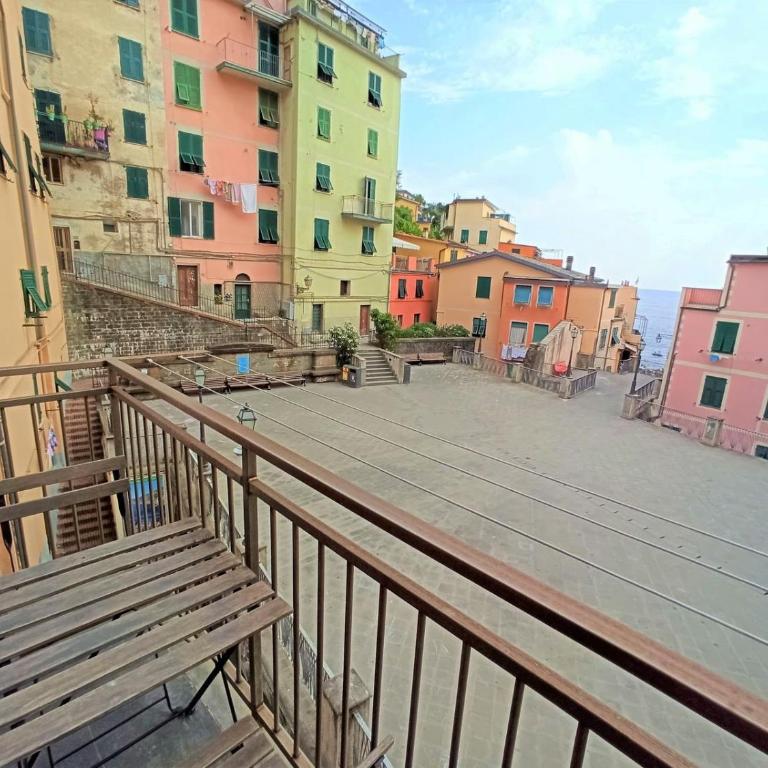 Affittacamere Albarola - Camera Matrimoniale con Balcone - 13