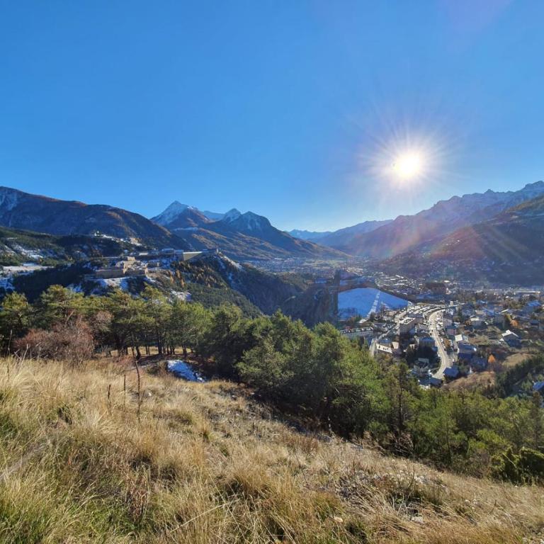 Au Pré du Moulin - CENTRE VILLE AVEC BALCON ET PARKING - Appartement avec Vue sur la Montagne - 40