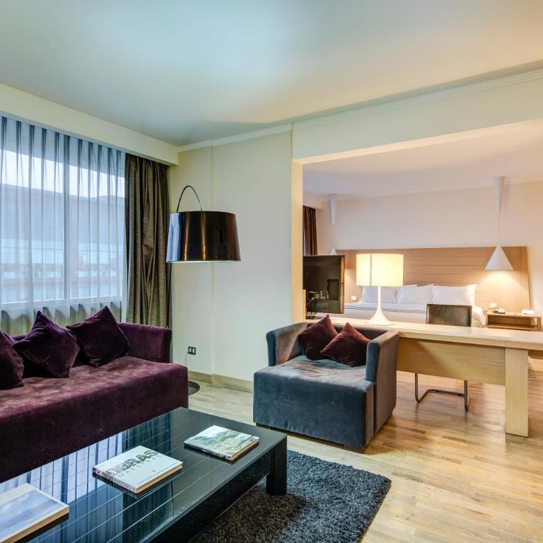 Wyndham Concepcion Pettra - Presidencial Suite 1 King Bed, Non-Smoking - 2